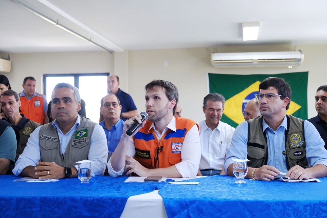 Coletiva do Governo Federal, no Recife, detalha números da tragédia