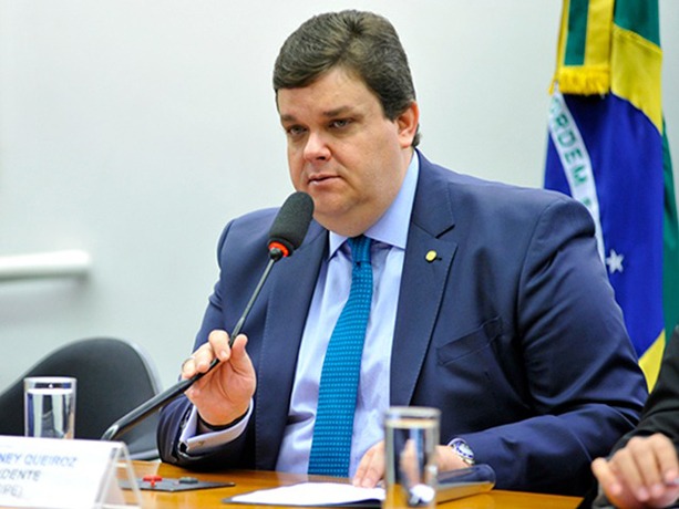 Deputado federal Wolney Queiroz