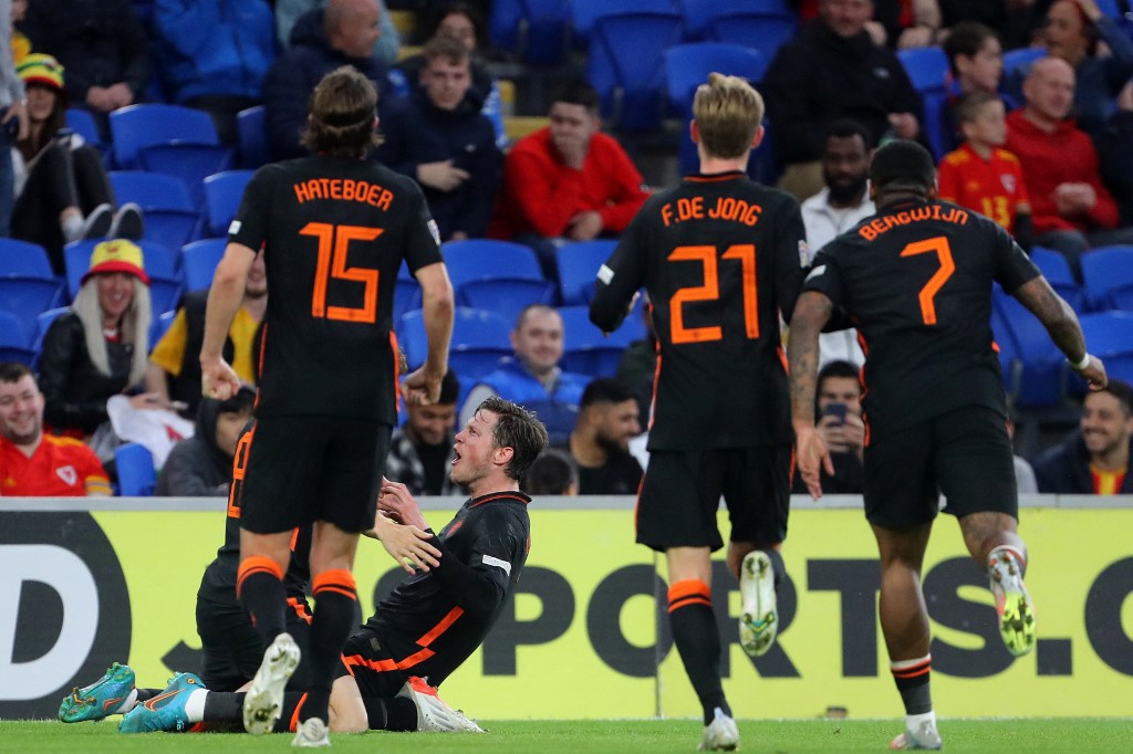 Wout Weghorst comemora gol que deu vitória à Holanda