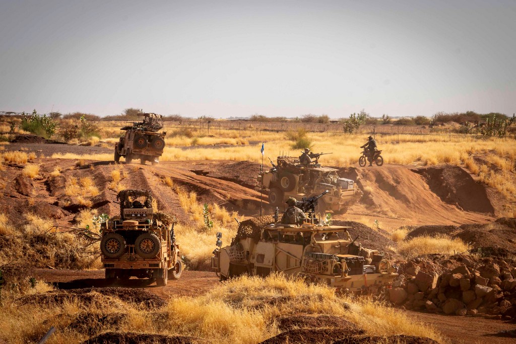 Soldados treinando na base militar de Menaka, nordeste do Mali, em dezembro de 2020