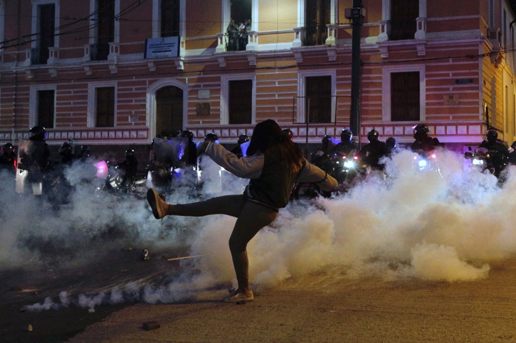 Manifestantes protestavam nas ruas de Quito, contra o aumento do custo de vida 