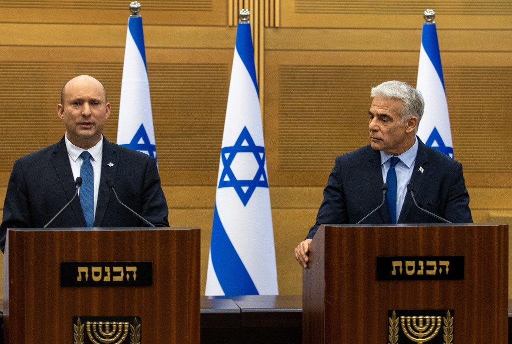 Primeiro-ministro de Israel, Naftali Bennett e o ministro das Relações Exteriores, Yair Lapid em declaração à imprensa 