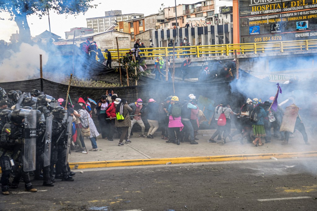 indígenas tentaram entrar no Congresso do Equador nesta quinta-feira (23), no décimo dia de protestos 