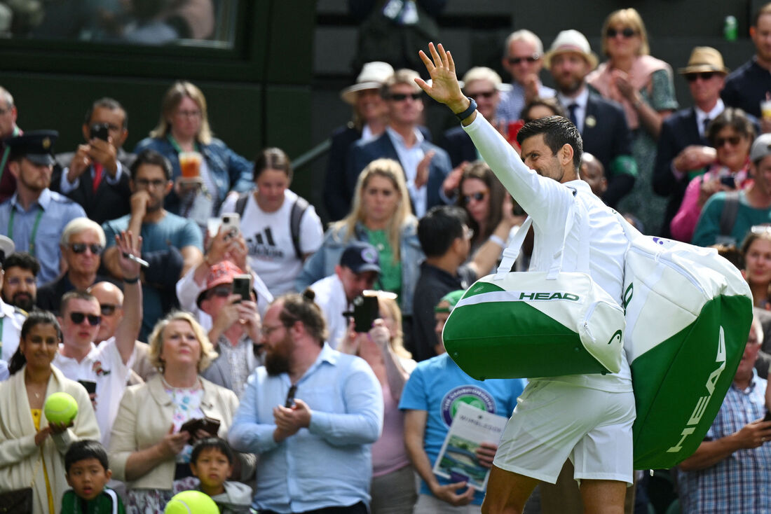 Atual campeão de Wimbledon, Djokovic avançou à 3ª rodada