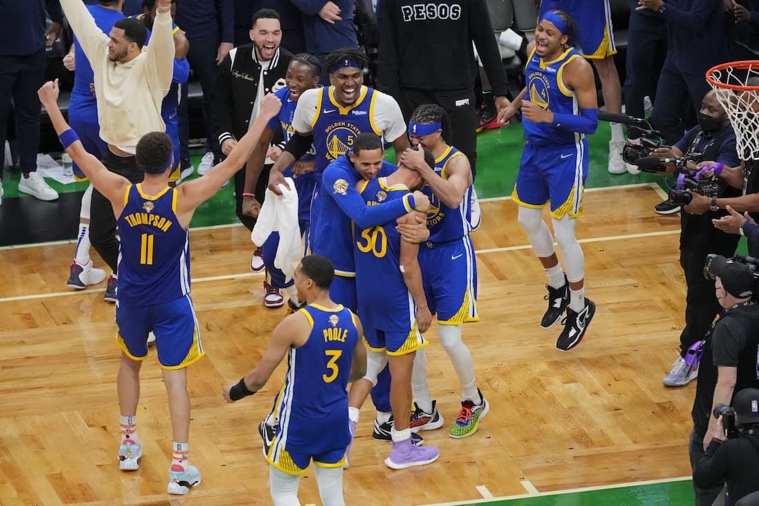 Título coroa dinastia dos Warriors e mostra como Curry e companhia revolucionaram a NBA