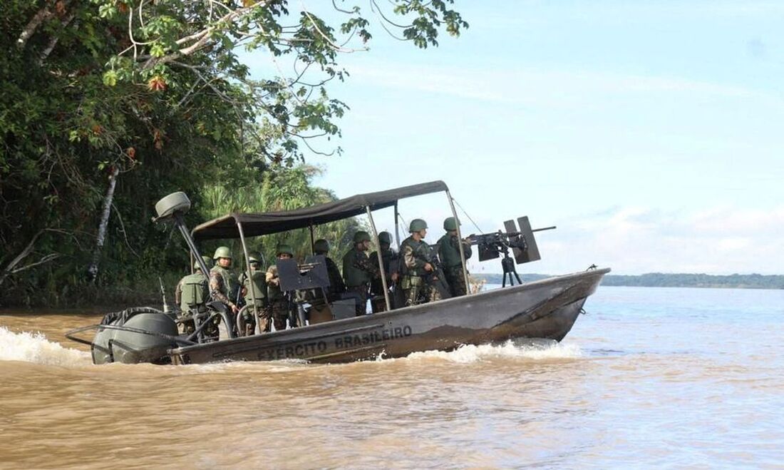 Equipe de Busca e Salvamento da Capitania Fluvial de Tabatinga em busca o indigenista e o jornalista desaparecidos na Amazônia 