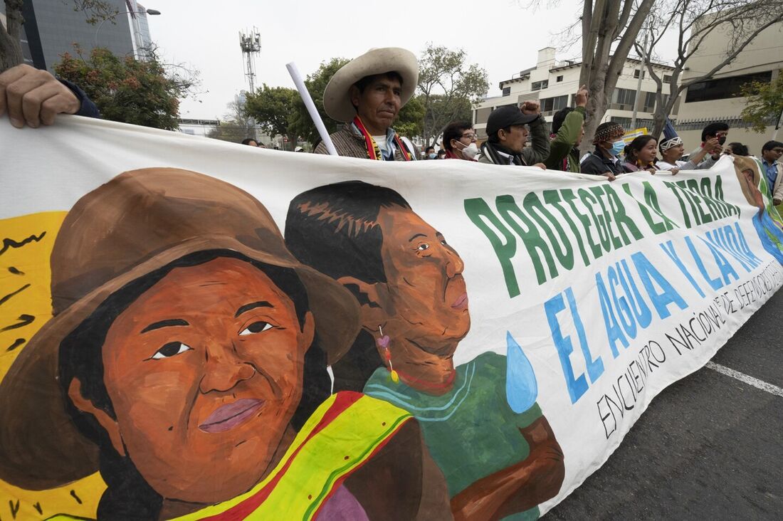 Líderes étnicos peruanos amazônicos e andinos fazem manifesto em proteção à terra