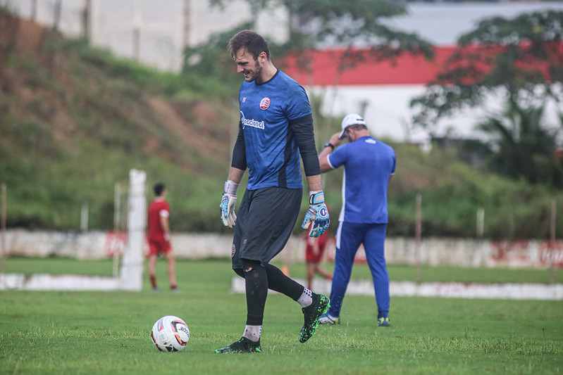 Lucas Perri, goleiro do Náutico