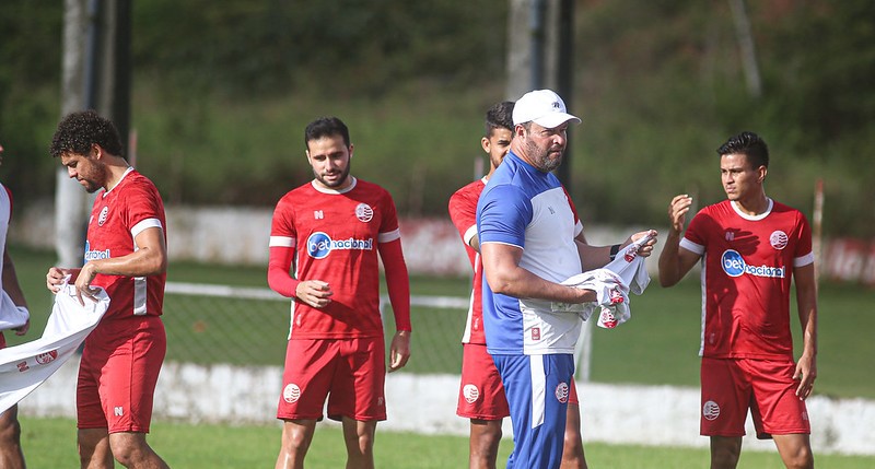 Roberto Fernandes, técnico do Náutico