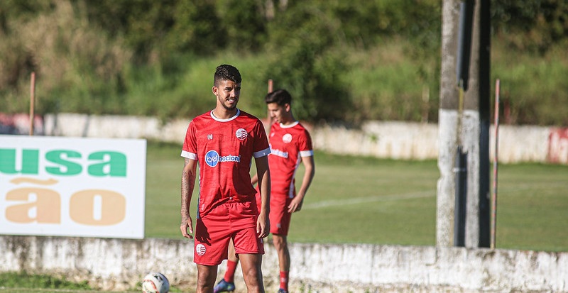 Bruno Bispo, zagueiro do Náutico