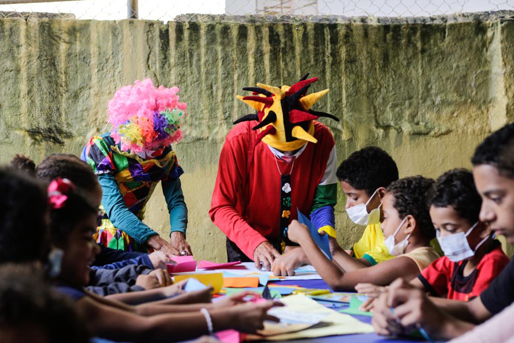 Atividades recreativas em pontos de abrigo no Recife