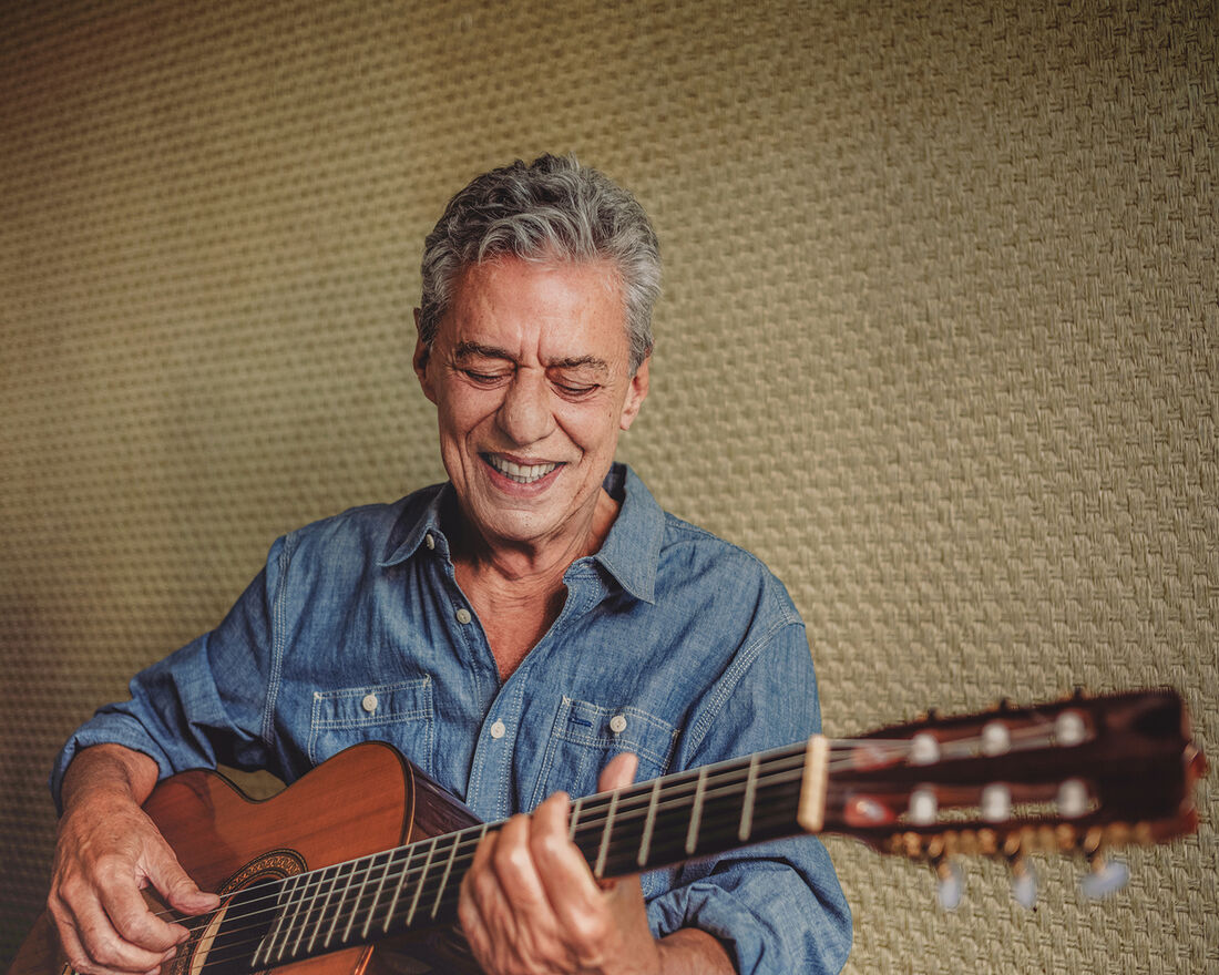 O cantor e compositor Chico Buarque volta a tocar no Recife, em turnê nacional