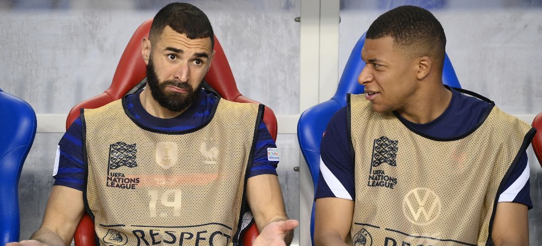 Benzema (esq.) e Mbappe (dir.) 