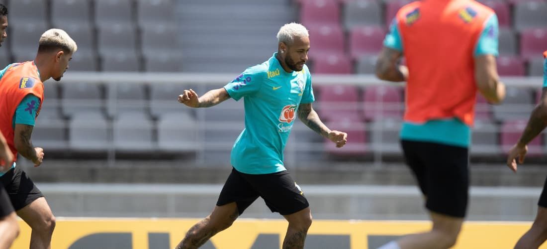 Neymar sentiu lesão durante treino da Seleção Brasileira