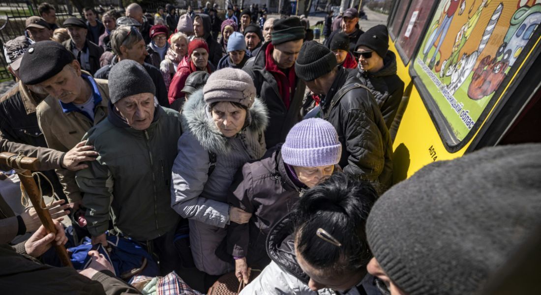 Diversos residentes de Severodonetsk deixaram a cidade devido aos ataques violentos da Rússia 