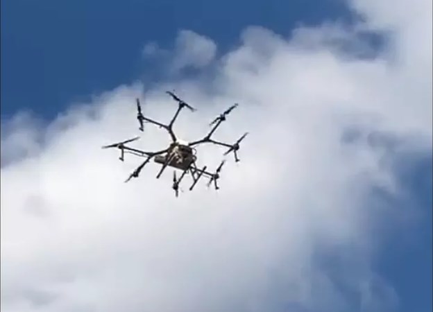 Drone despejou água de esgoto em militantes do PT durante ato em Minas Gerais