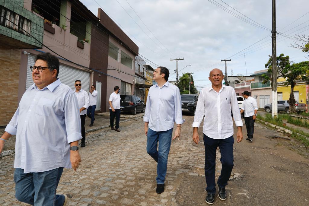 Paulo Câmara acompanha ações de apoio aos municípios em situação de emergência