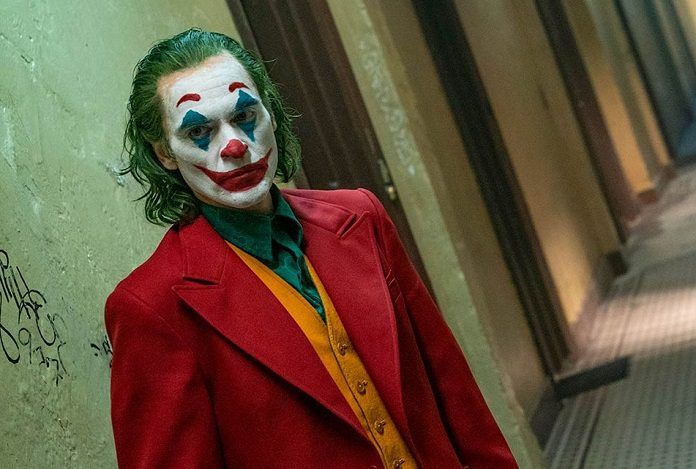 Joaquin Phoenix no papel de Coringa em filme de 2019