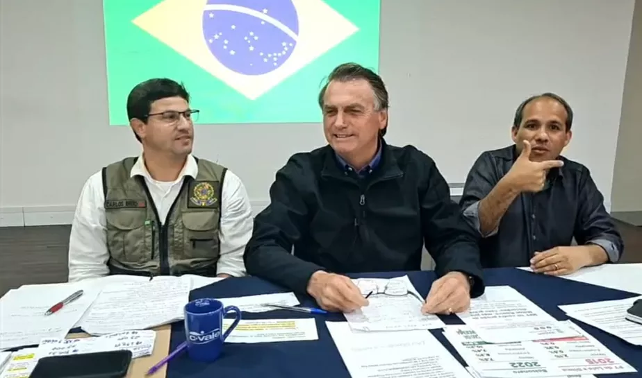 Presidente Jair Bolsonaro durante live, em Caruaru