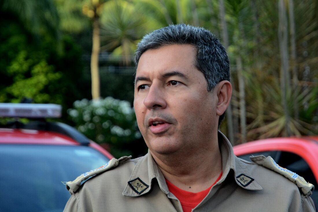 Comandante do Corpo de Bombeiros, coronel Rogério Coutinho