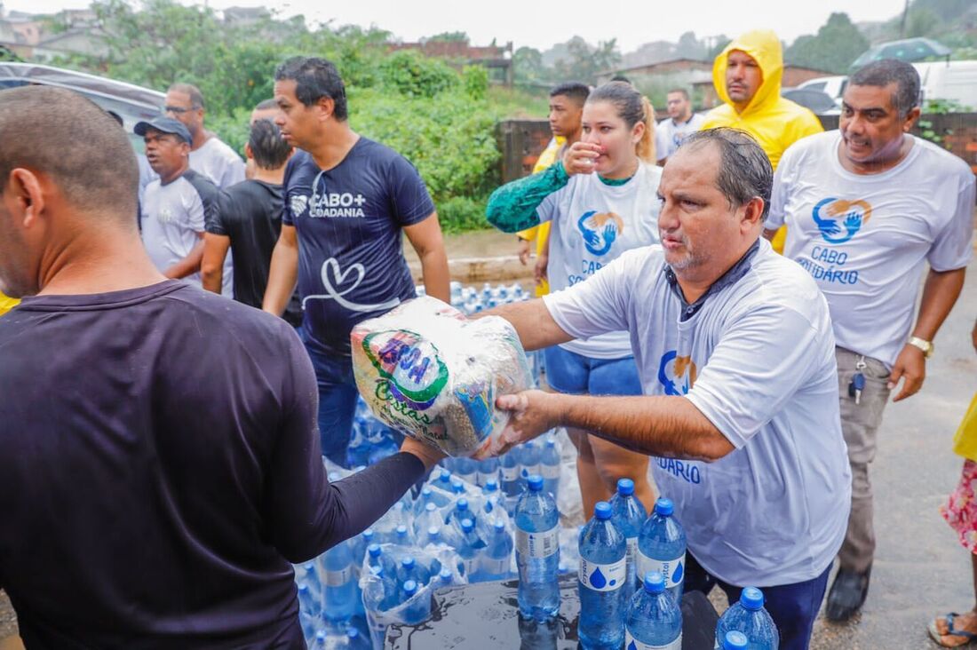 Prefeitura do Cabo de Santo Agostinho presta apoio às vítimas das chuvas