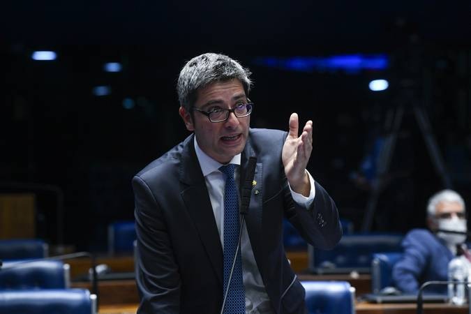 Segundo o novo líder do governo no Senado, Carlos Portinho (PL-RJ), qualquer medida da chamada "pauta de costumes" só deve ser analisada em um eventual novo governo, a exemplo das reformas administrativa e tributária