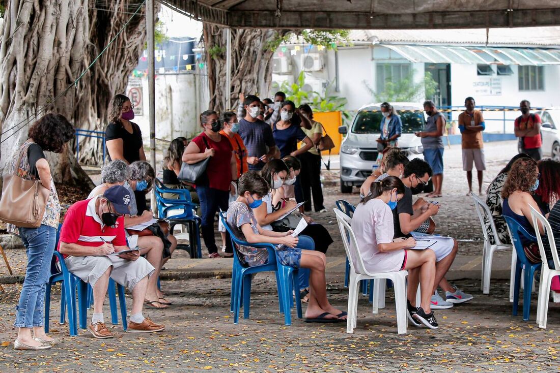 Movimentação no ponto de testagem da Fusam 