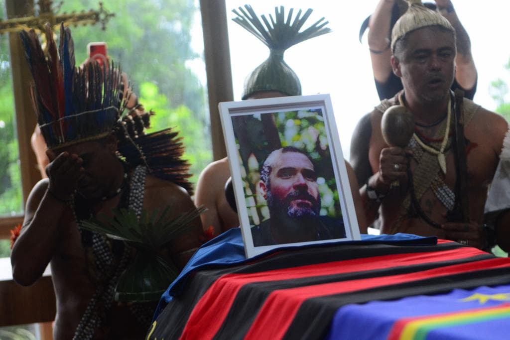 Tribo Xucuru chega para prestar as homenagens ao indigenista Bruno