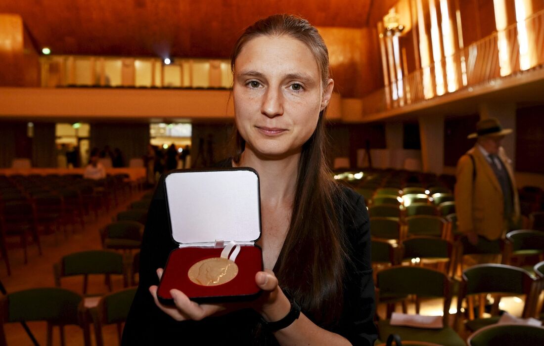 Maryna Viazovska é a segunda mulher a receber a Medalha Fields