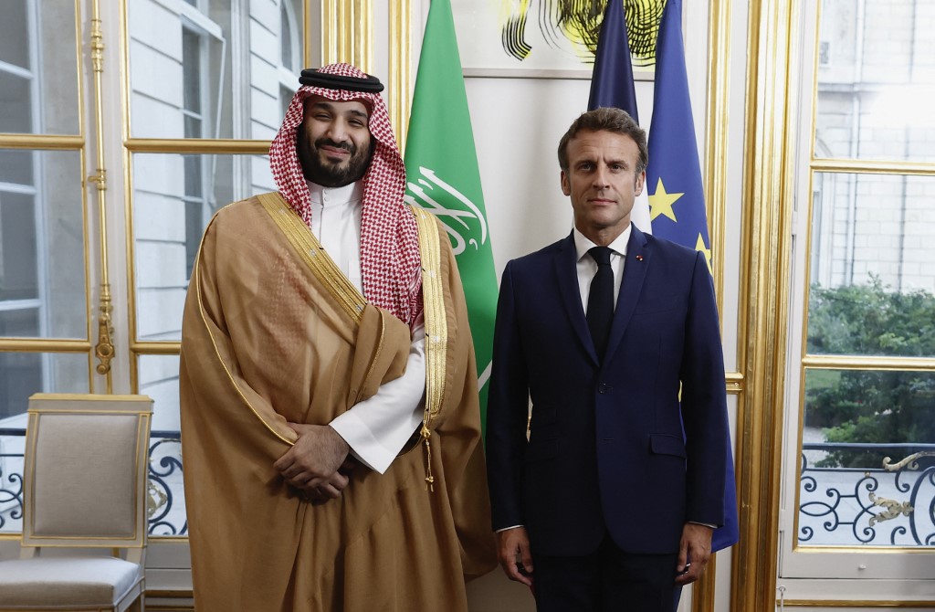 Presidente francês, Emmanuel Macron e príncipe herdeiro da Arábia Saudita, Mohamed bin Salman