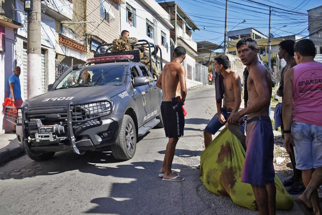 Policiais do Bope em operação no Morro do Alemão