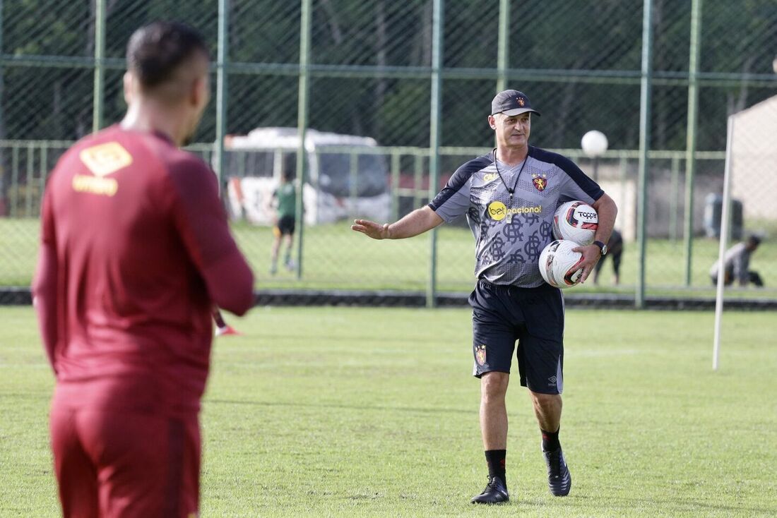 Lisca teve sua primeira semana completa de preparação com o Sport para enfrentar o Londrina