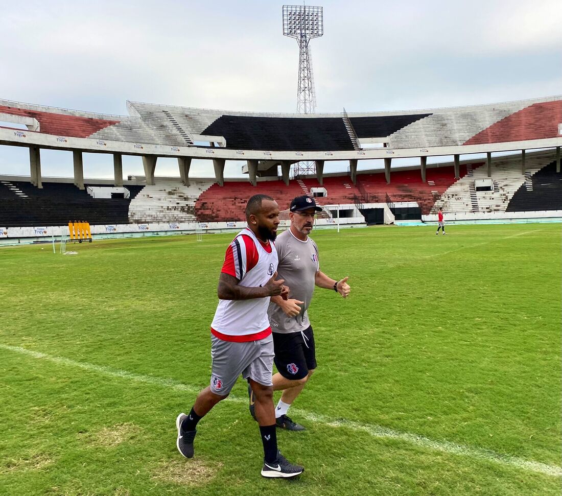 De volta ao Arruda, meia Chiquinho já começa trabalhos para retomar forma física antes de estrear pelo Santa Cruz