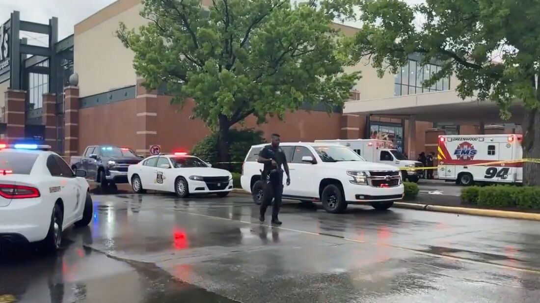 Tiroteio em shopping nos Estados Unidos deixa ao menos dois mortos