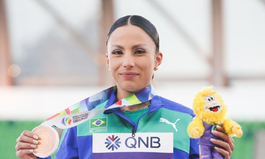 Letícia Oro, bronze no salto em distância