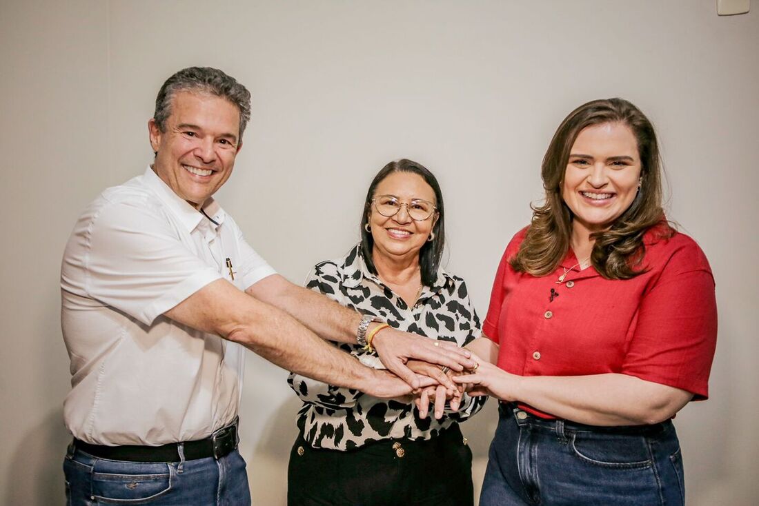 Maria Izalta, entre André de Paula e Marília Arraes, aposta na vitória dos dois