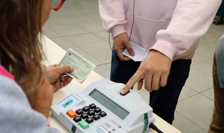 No site do TRE-PE é possível inscrever-se como mesário voluntário