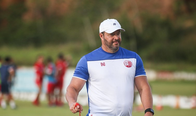 Roberto Fernandes, técnico do Náutico