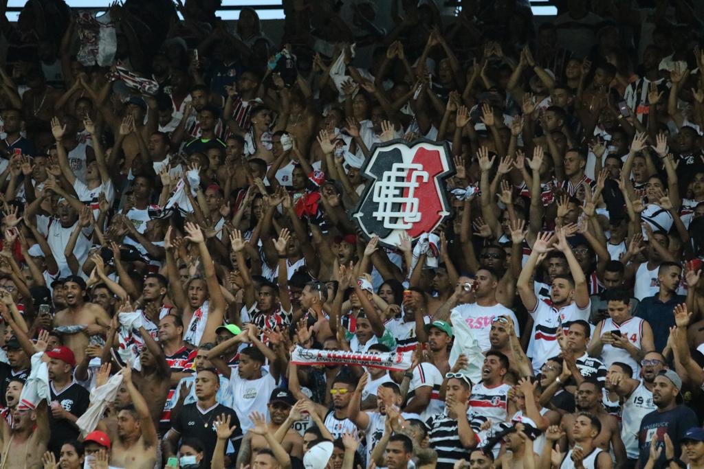 Torcida do Santa Cruz no Arruda