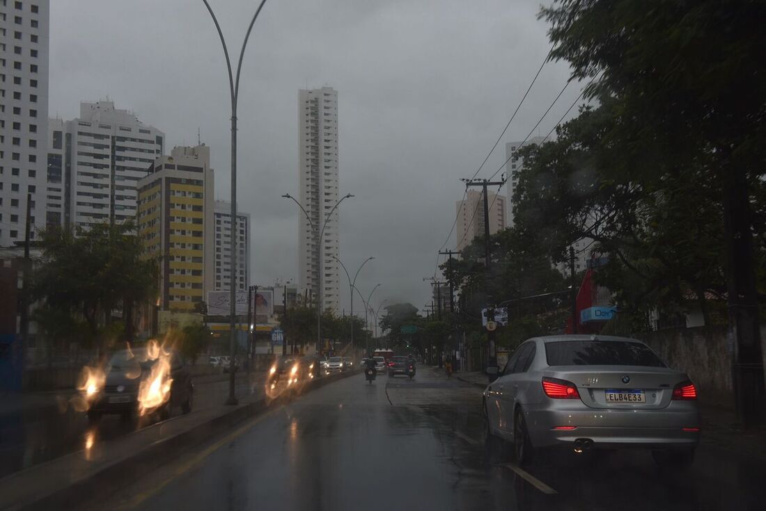 Dia de chuvas no Recife