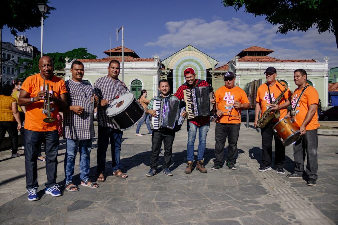 Trios de forró pé de serra, que realizam durante esta semana o show-caminhada pelo bairro de São José