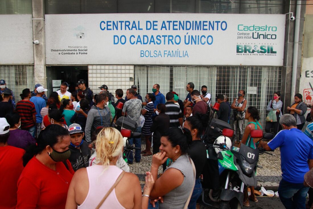 Grande movimentação na Central de Atendimento do Cadastro Único