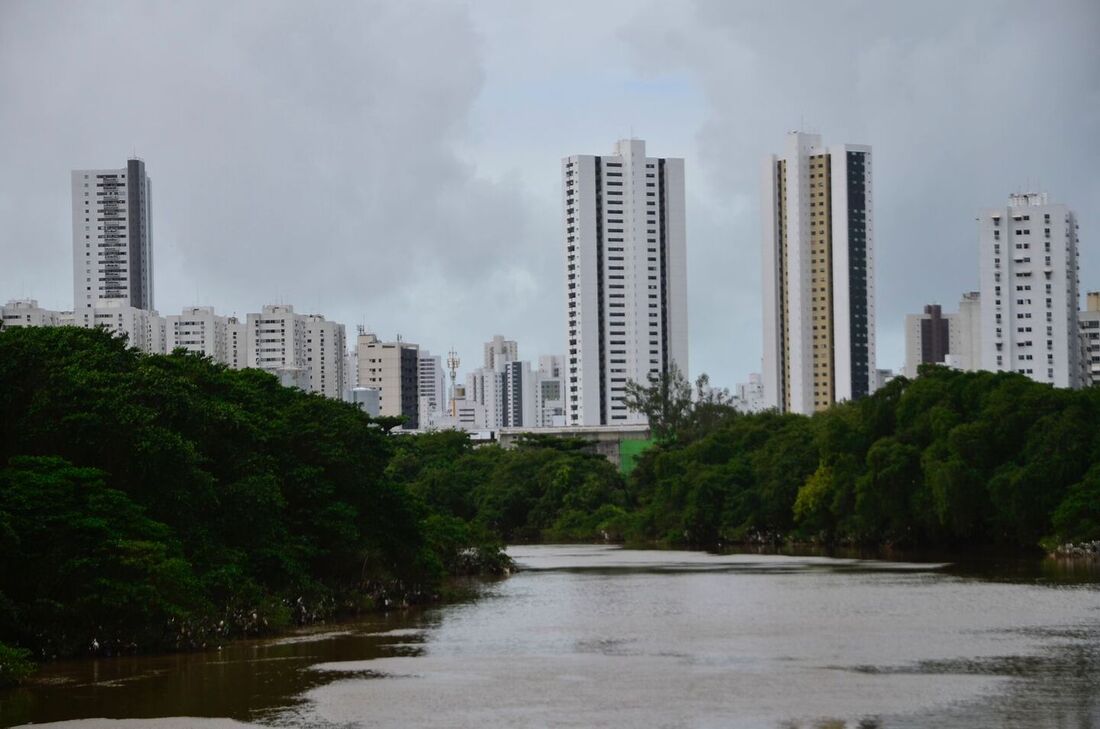 Trecho entre a Praça Antônio Maria (Santana) e a Rua Marcos André (Torre) é um dos locais previstos para as passarelas