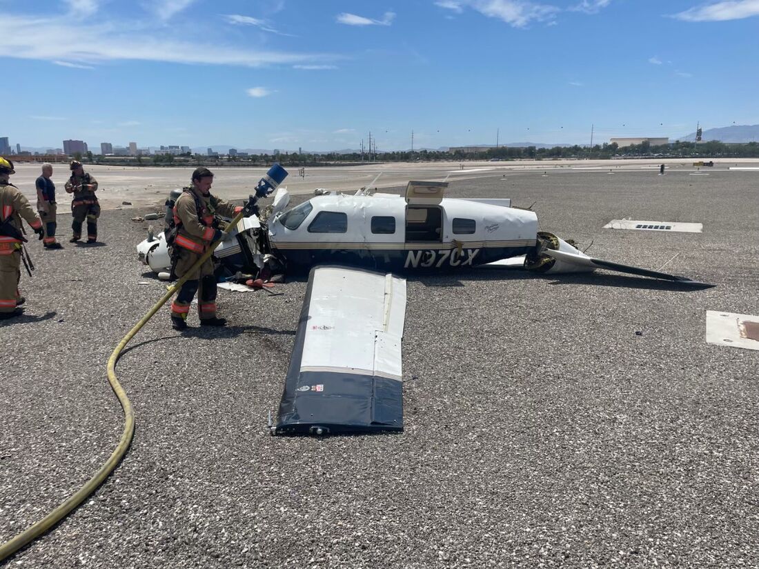 Colisão entre dois aviões pequenos no aeroporto de Las Vegas