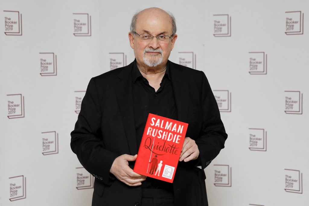 Escritor britânico Salman Rushdie