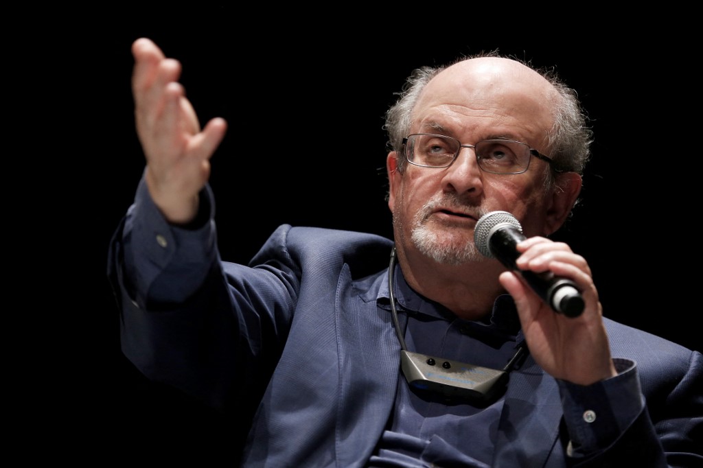 O escritor britânico Salman Rushdie