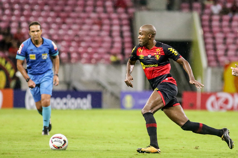 Fabinho em ação nesta Série B do Brasileiro