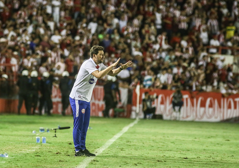 Elano Blumer, técnico do Náutico