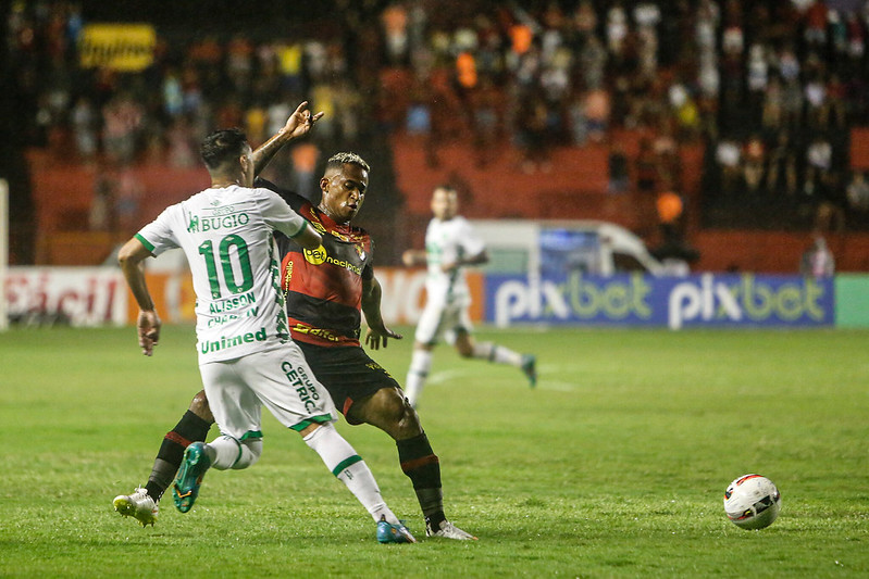 Eduardo em ação contra a Chape