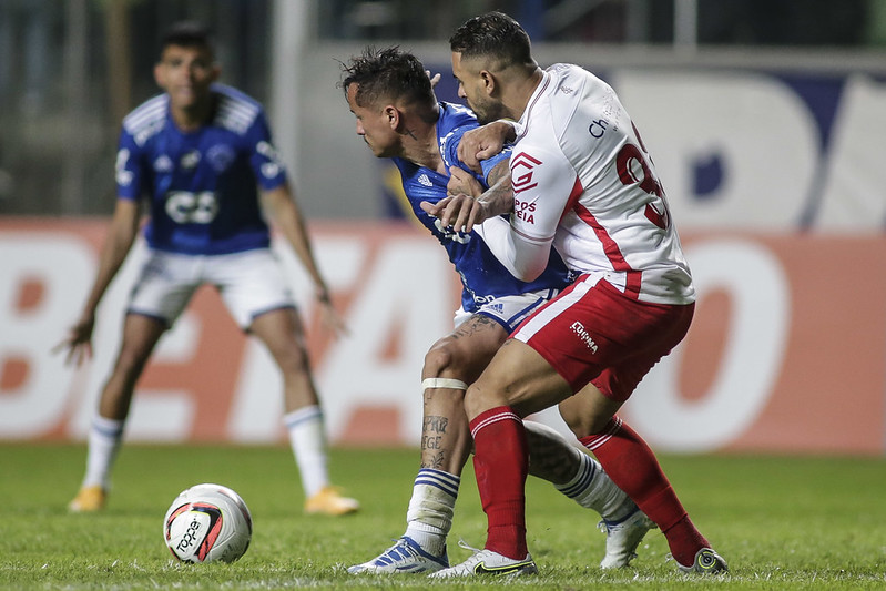 Lance de Cruzeiro x Náutico